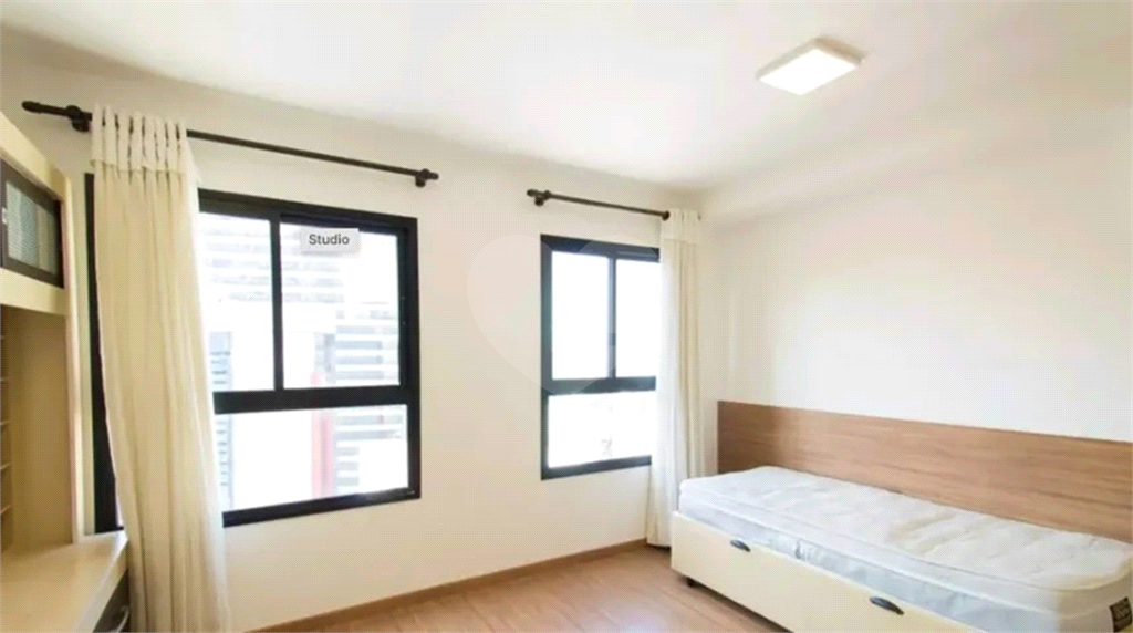 Studio pronto para morar ou investir na Liberdade