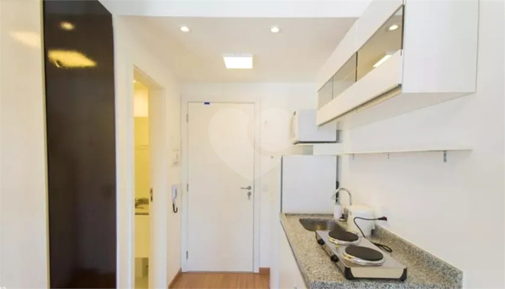 Studio pronto para morar ou investir na Liberdade