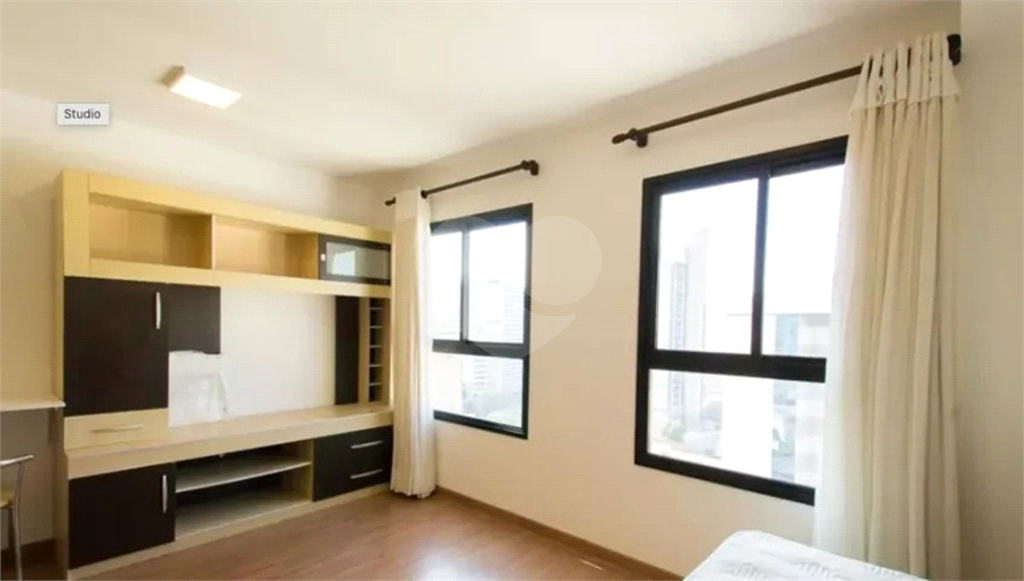 Studio pronto para morar ou investir na Liberdade