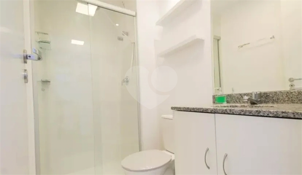 Studio pronto para morar ou investir na Liberdade