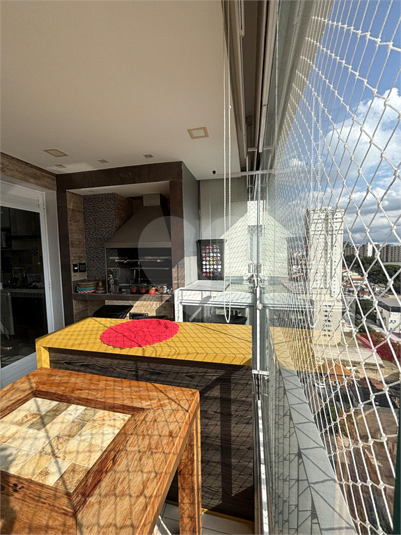 Apartamento andar alto, vista panorâmica da região, ampla varanda gourmet com churrasqueira