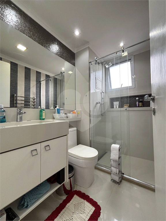 Apartamento andar alto, vista panorâmica da região, ampla varanda gourmet com churrasqueira
