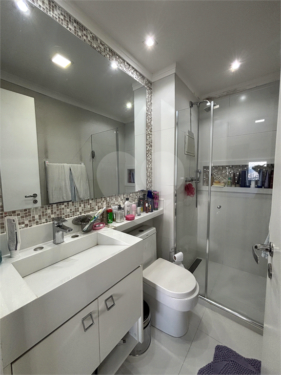 Apartamento andar alto, vista panorâmica da região, ampla varanda gourmet com churrasqueira