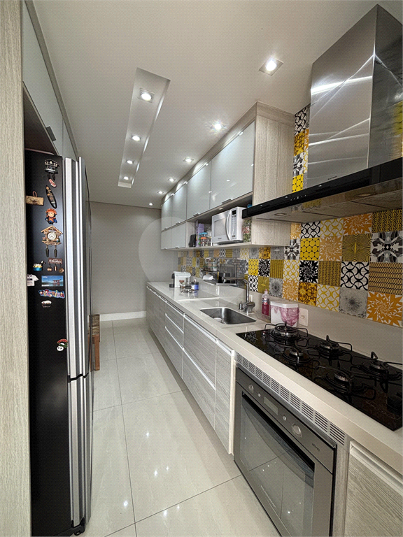 Apartamento andar alto, vista panorâmica da região, ampla varanda gourmet com churrasqueira