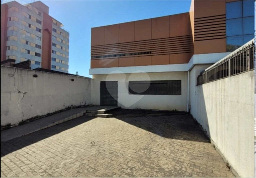 Excelente Oportunidade de Investimento! Casa Comercial em Avenida de Grande Circulação