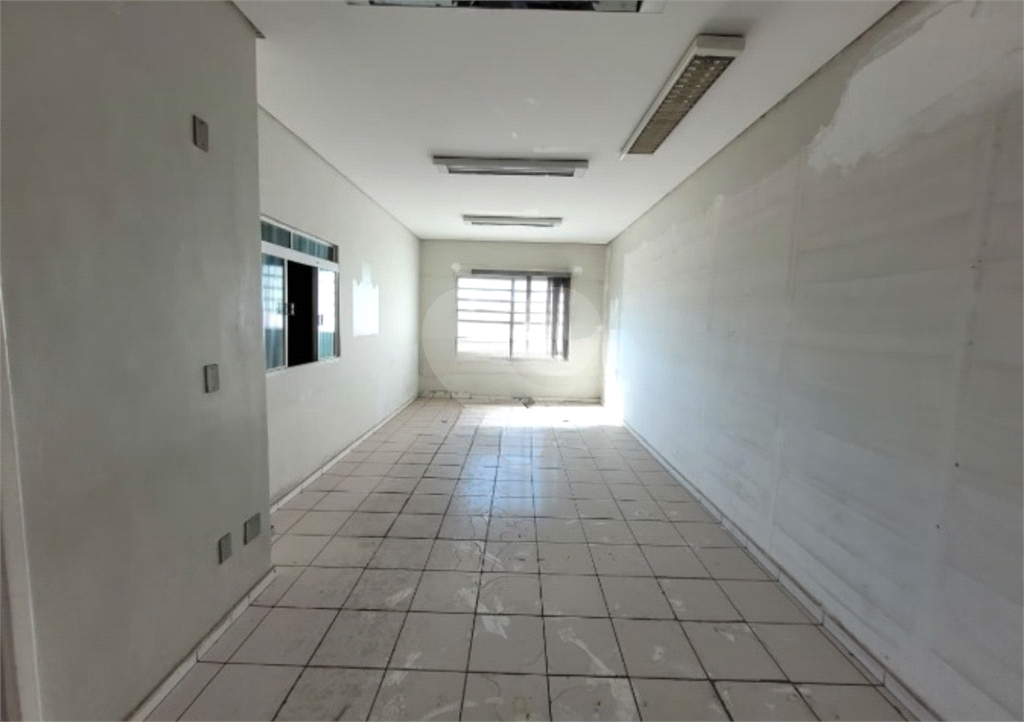 Excelente Oportunidade de Investimento! Casa Comercial em Avenida de Grande Circulação