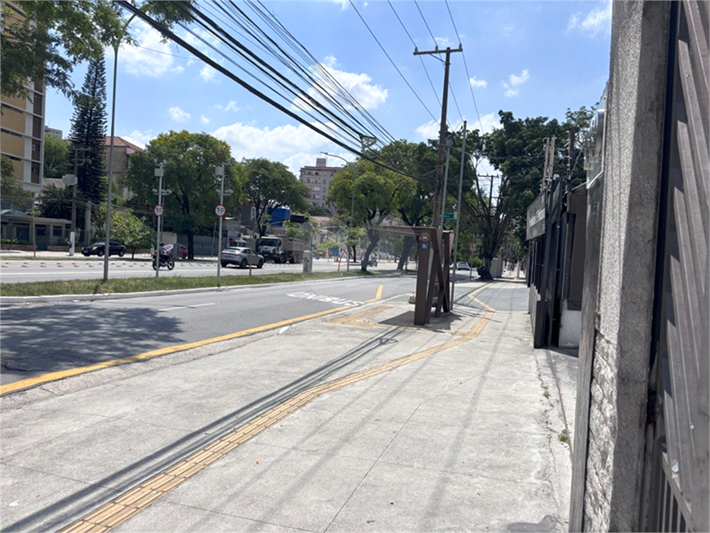 Excelente Oportunidade de Investimento! Casa Comercial em Avenida de Grande Circulação
