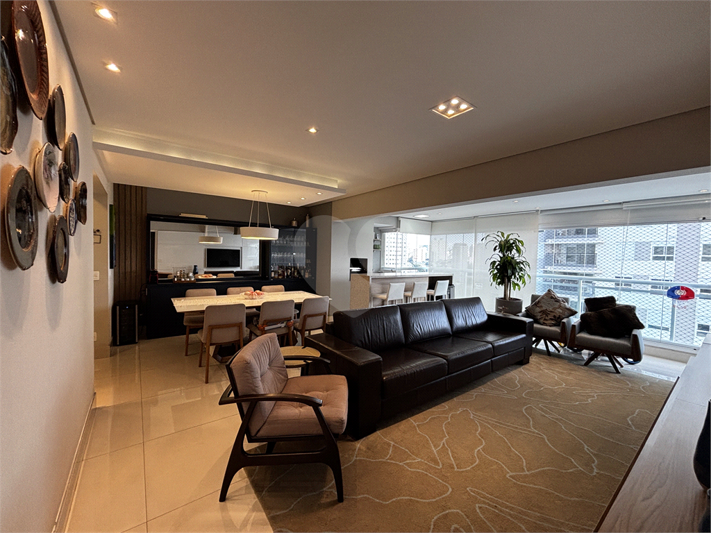 Apartamento de 117 m², com 2 dormitórios e 2 vagas na Barra Funda - Zona Oeste