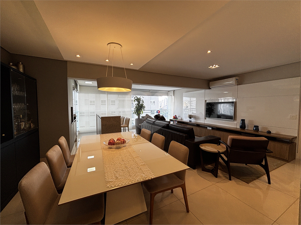 Apartamento de 117 m², com 2 dormitórios e 2 vagas na Barra Funda - Zona Oeste
