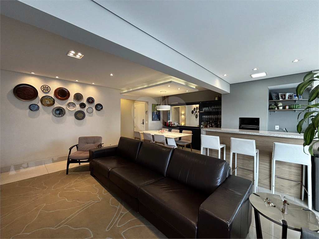 Apartamento de 117 m², com 2 dormitórios e 2 vagas na Barra Funda - Zona Oeste