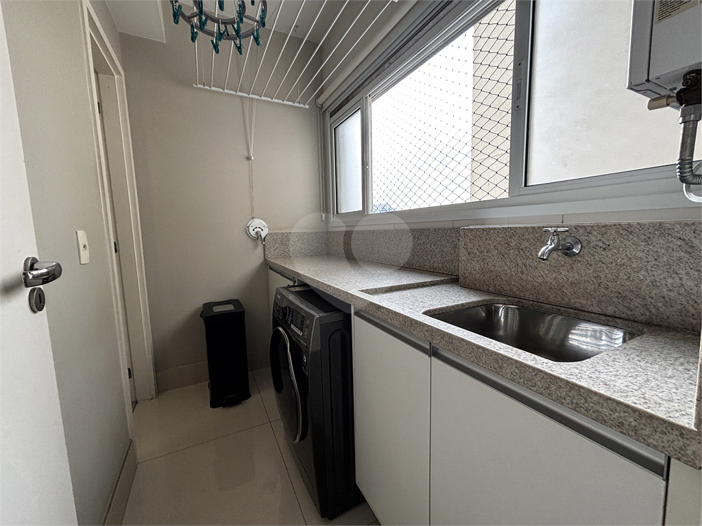 Apartamento de 117 m², com 2 dormitórios e 2 vagas na Barra Funda - Zona Oeste