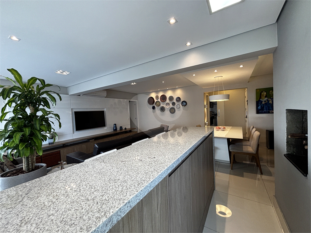 Apartamento de 117 m², com 2 dormitórios e 2 vagas na Barra Funda - Zona Oeste