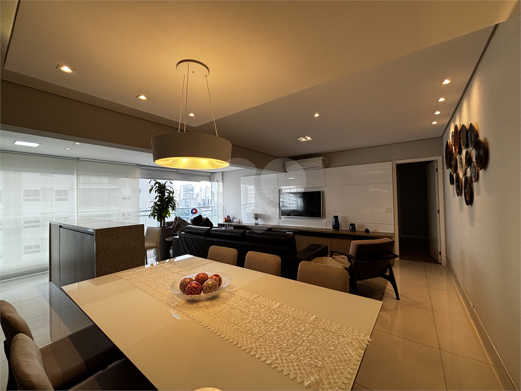 Apartamento de 117 m², com 2 dormitórios e 2 vagas na Barra Funda - Zona Oeste