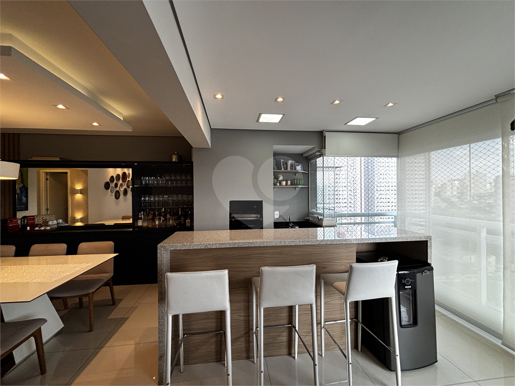 Apartamento de 117 m², com 2 dormitórios e 2 vagas na Barra Funda - Zona Oeste