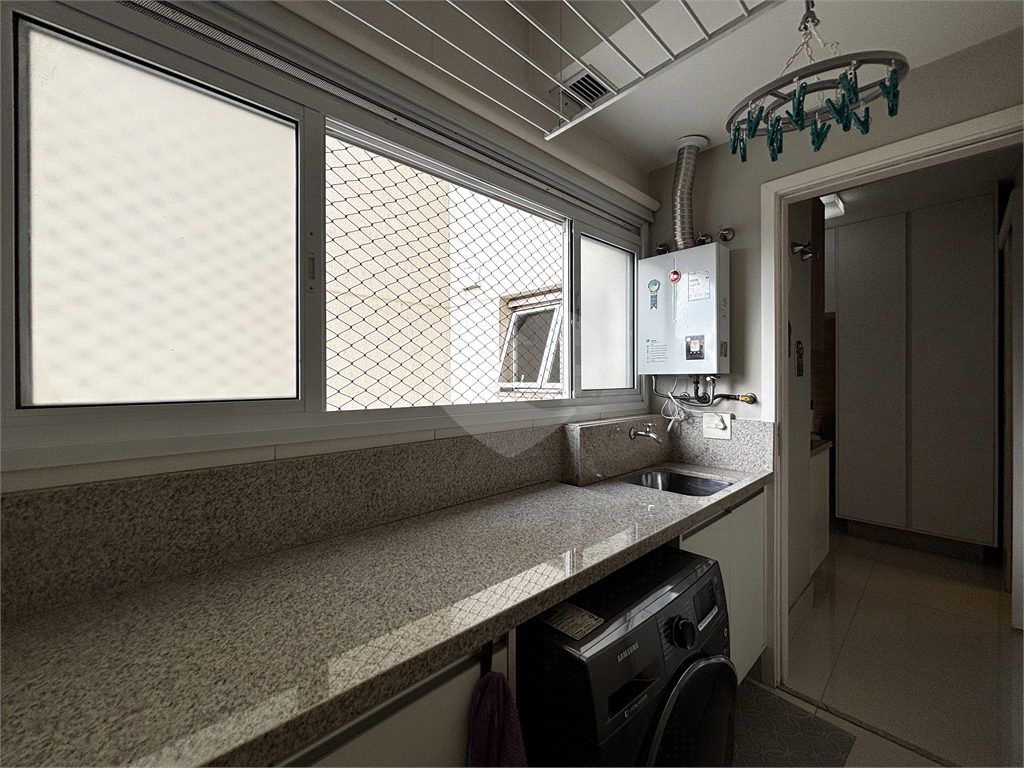 Apartamento de 117 m², com 2 dormitórios e 2 vagas na Barra Funda - Zona Oeste