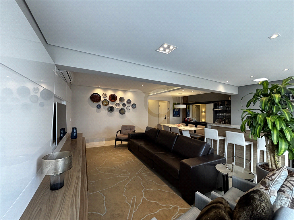 Apartamento de 117 m², com 2 dormitórios e 2 vagas na Barra Funda - Zona Oeste