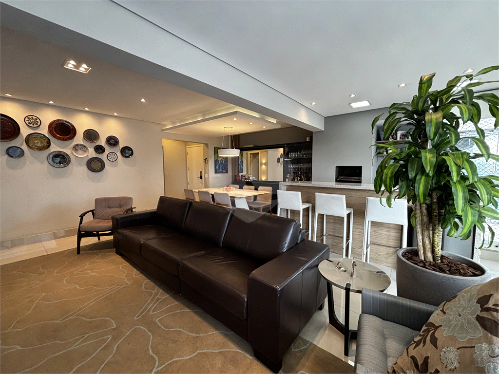 Apartamento de 117 m², com 2 dormitórios e 2 vagas na Barra Funda - Zona Oeste