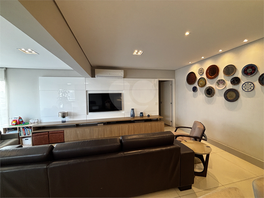 Apartamento de 117 m², com 2 dormitórios e 2 vagas na Barra Funda - Zona Oeste