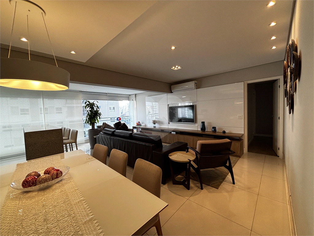 Apartamento de 117 m², com 2 dormitórios e 2 vagas na Barra Funda - Zona Oeste
