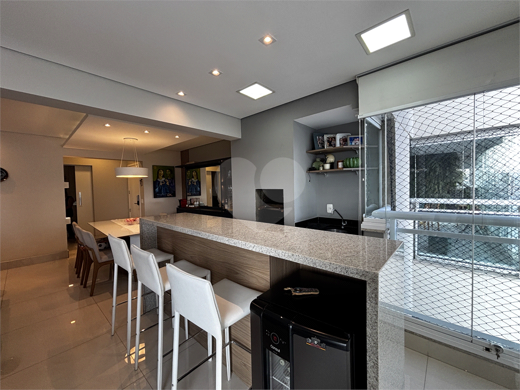 Apartamento de 117 m², com 2 dormitórios e 2 vagas na Barra Funda - Zona Oeste