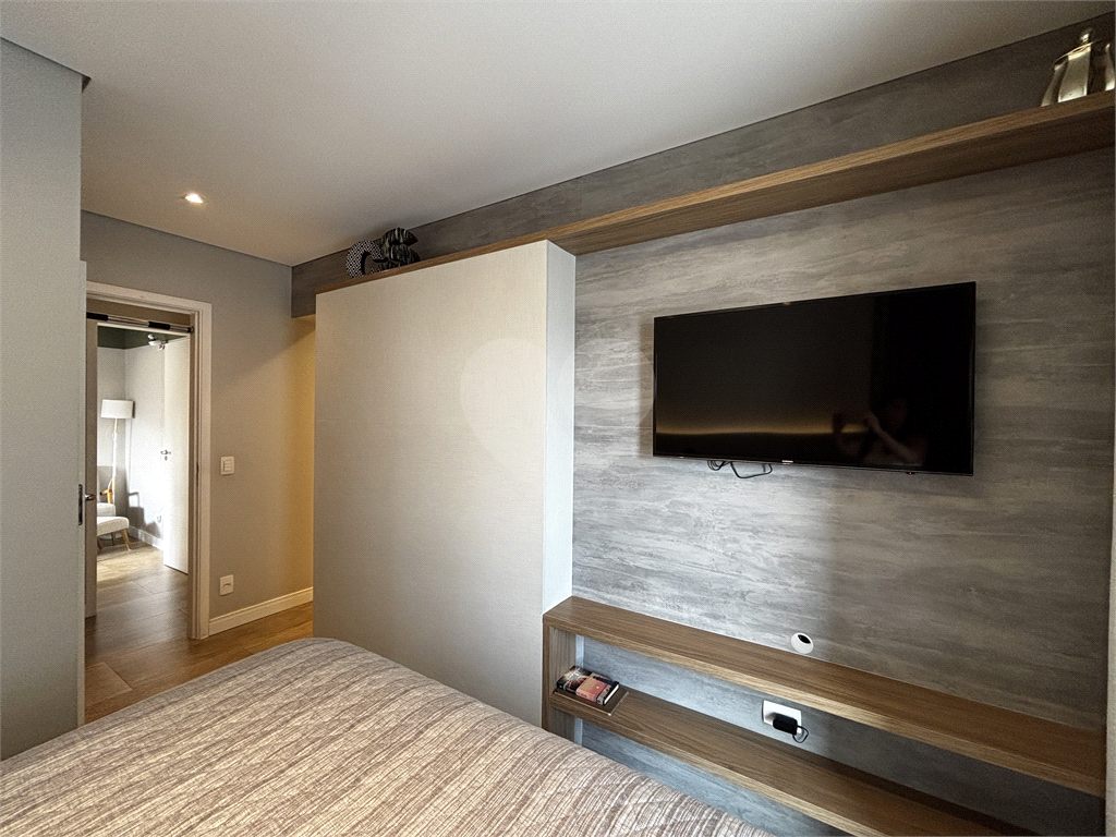 Apartamento de 117 m², com 2 dormitórios e 2 vagas na Barra Funda - Zona Oeste