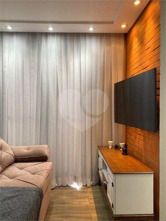 EXCELENTE APARTAMENTO Localizado no bairro do Bom Retiro próximo à Avenida Santos Dumont, com acesso
