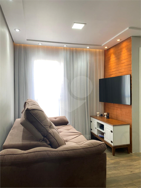 EXCELENTE APARTAMENTO Localizado no bairro do Bom Retiro próximo à Avenida Santos Dumont, com acesso