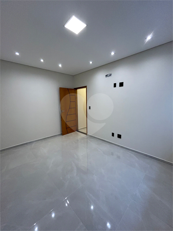 Casa à venda com 3 quartos, 166m² - Foto 2