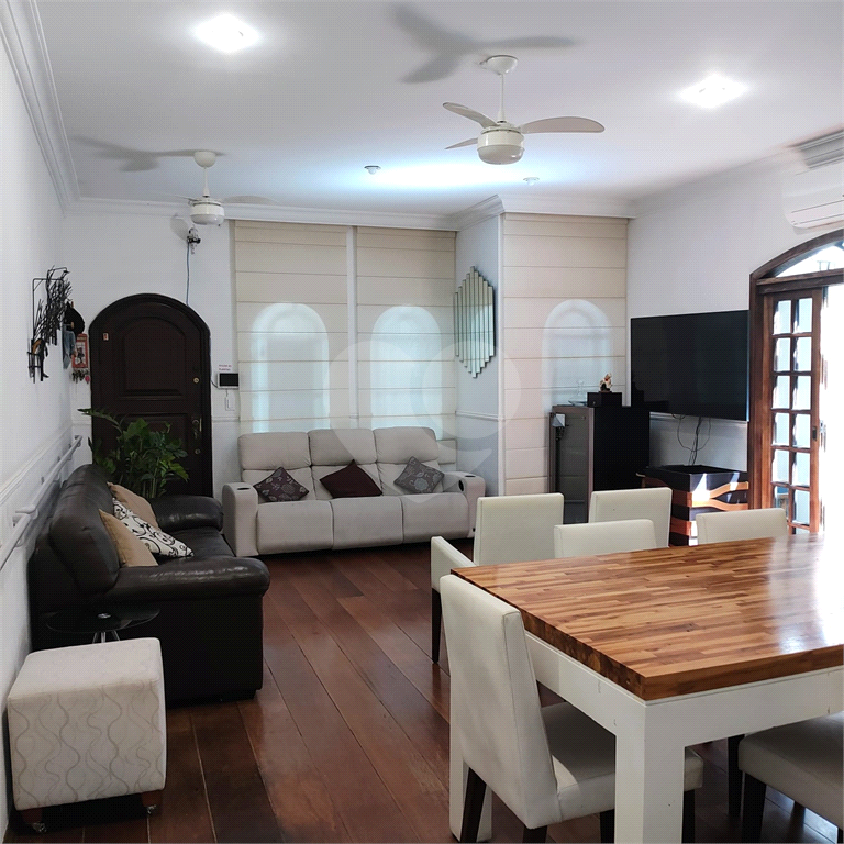 Casa à venda com 2 suítes na Água Fria
