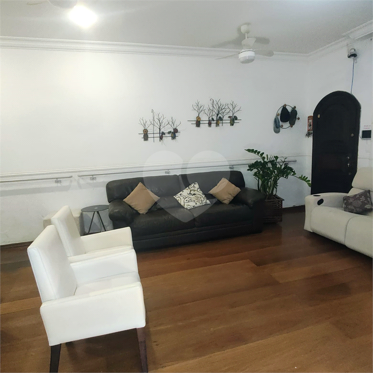 Casa à venda com 2 suítes na Água Fria