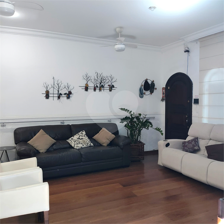 Casa à venda com 2 suítes na Água Fria