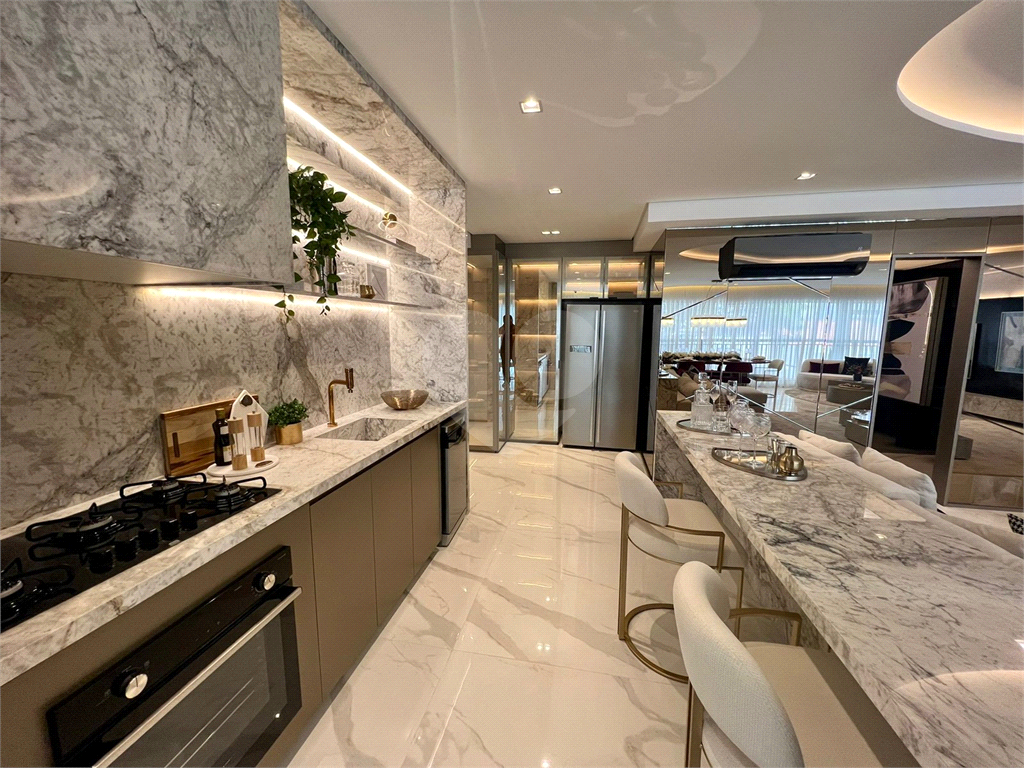 O apartamento de 162m² no PETRA Brooklin é uma residência de alto padrão que oferece luxo, conforto 