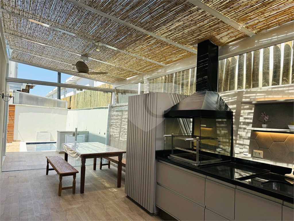 Casa no litoral norte nova e mobiliada 3 quartos, 1 suíte, 2 vagas, piscina, espaço gourmet Cambury