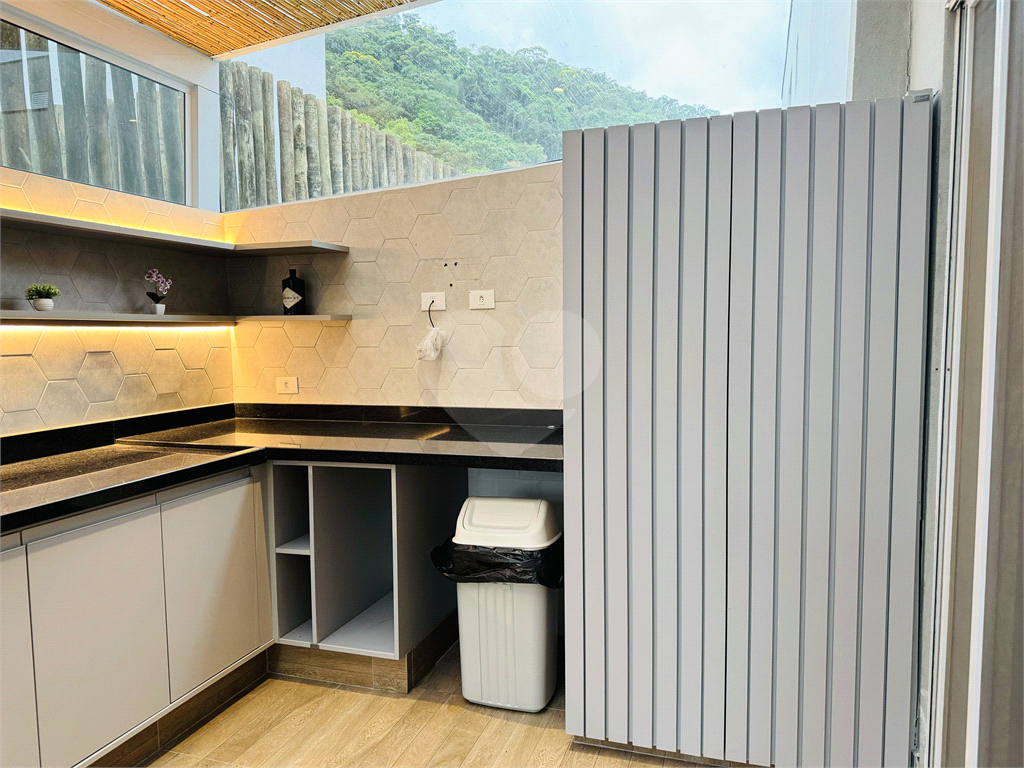 Casa no litoral norte nova e mobiliada 3 quartos, 1 suíte, 2 vagas, piscina, espaço gourmet Cambury