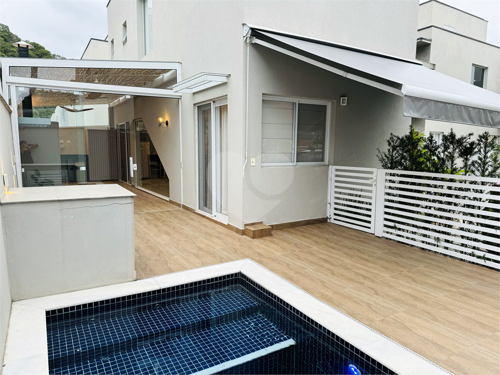Casa no litoral norte nova e mobiliada 3 quartos, 1 suíte, 2 vagas, piscina, espaço gourmet Cambury