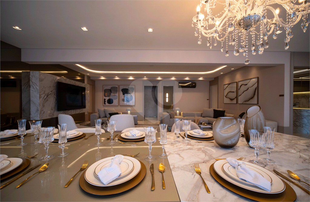 Alive Vila Prudente Lavvi: Apartamento de 188m² com 3 Suítes, Hall Privativo e Closet