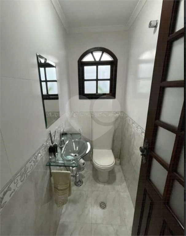 Casa à Venda 300m²| 3 Suítes| Churrasqueira| Piscina| 5 Vagas na Vila Maria