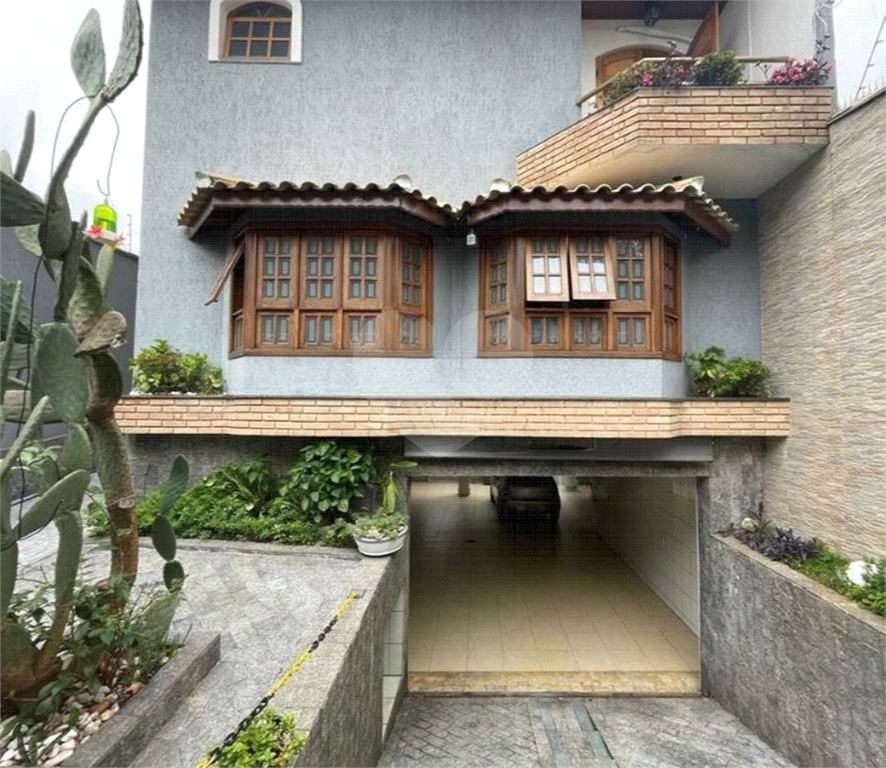 Casa à Venda 300m²| 3 Suítes| Churrasqueira| Piscina| 5 Vagas na Vila Maria