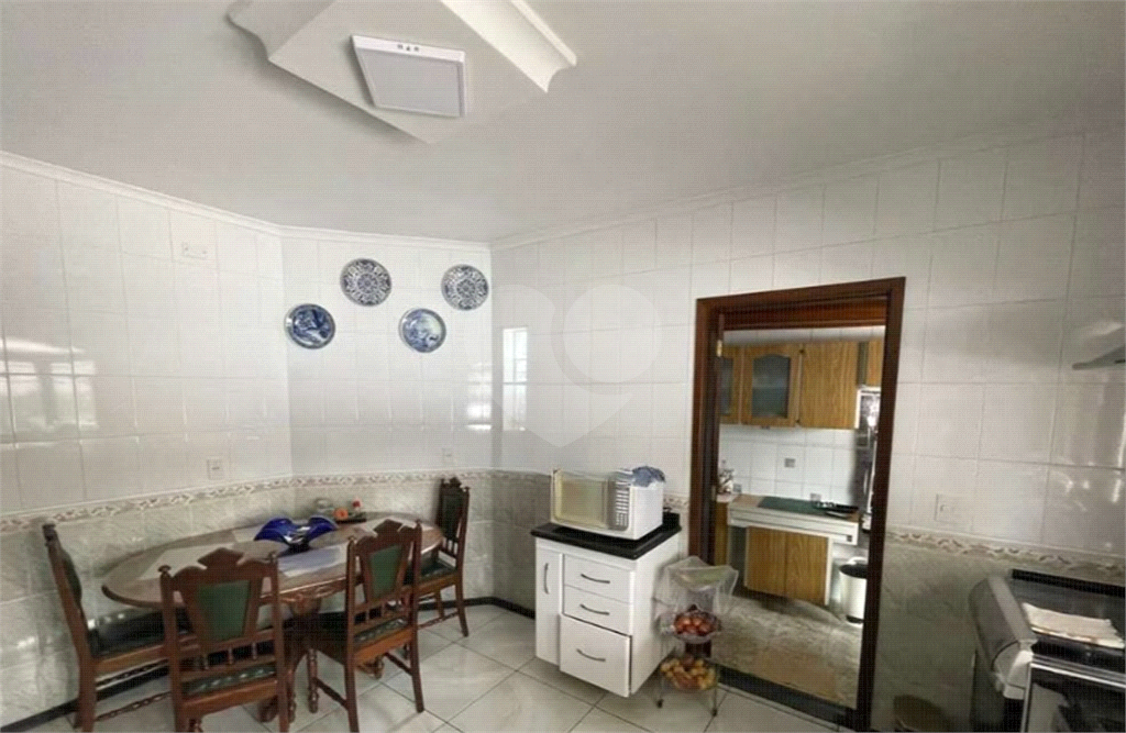Casa à Venda 300m²| 3 Suítes| Churrasqueira| Piscina| 5 Vagas na Vila Maria