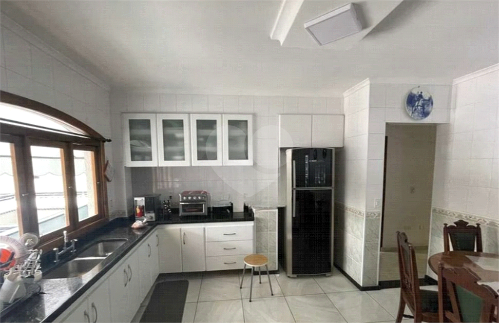 Casa à Venda 300m²| 3 Suítes| Churrasqueira| Piscina| 5 Vagas na Vila Maria