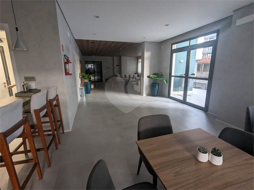 Apartamento de 1 dormitório  – 63m² – 1 vaga de garagem à 300 metros do metrô Tucuruvi 
