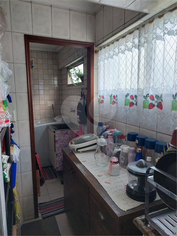 Apto Amplo Jd Sao Paulo, 02 dorimit, Sala com Sacada, 01 wc.  Cozinha Ampla. 02 Vagas 