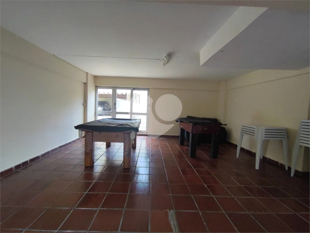Apto Amplo Jd Sao Paulo, 02 dorimit, Sala com Sacada, 01 wc.  Cozinha Ampla. 02 Vagas 