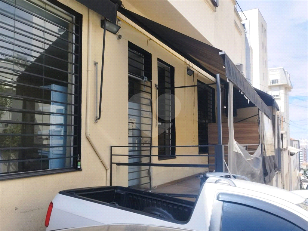 Prédio Comercial de Esquina: Visibilidade, Funcionalidade e Oportunidade Única para Negócios!