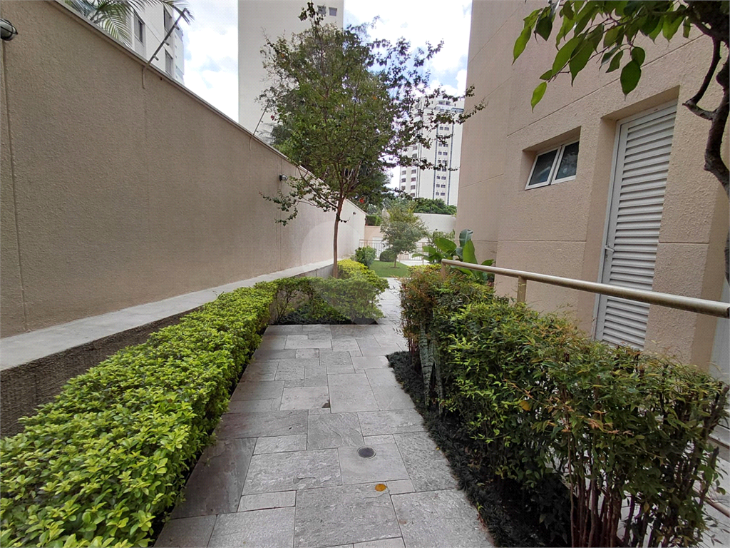 Imóvel com 96m² sala de 2 ambientes com varanda, 3 quartos, 2 vagas com lazer Vila Romana