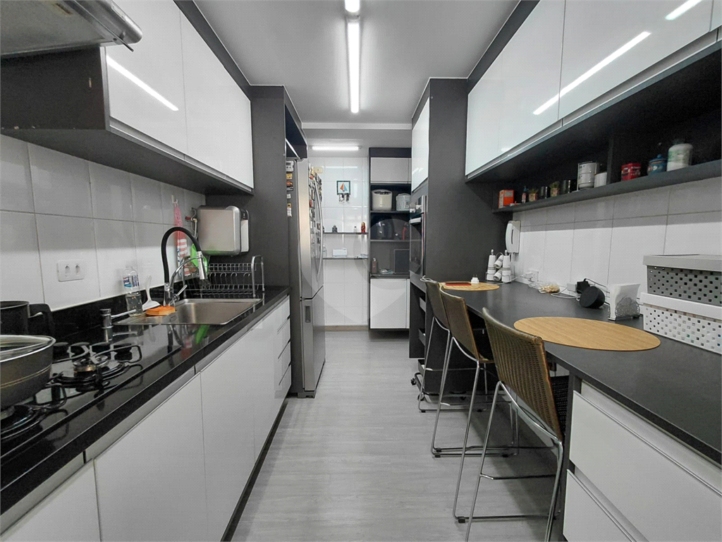 Imóvel com 96m² sala de 2 ambientes com varanda, 3 quartos, 2 vagas com lazer Vila Romana