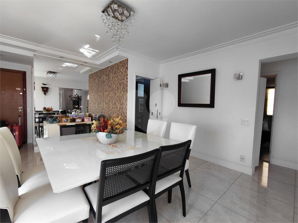 Imóvel com 96m² sala de 2 ambientes com varanda, 3 quartos, 2 vagas com lazer Vila Romana