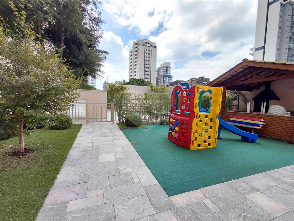 Imóvel com 96m² sala de 2 ambientes com varanda, 3 quartos, 2 vagas com lazer Vila Romana