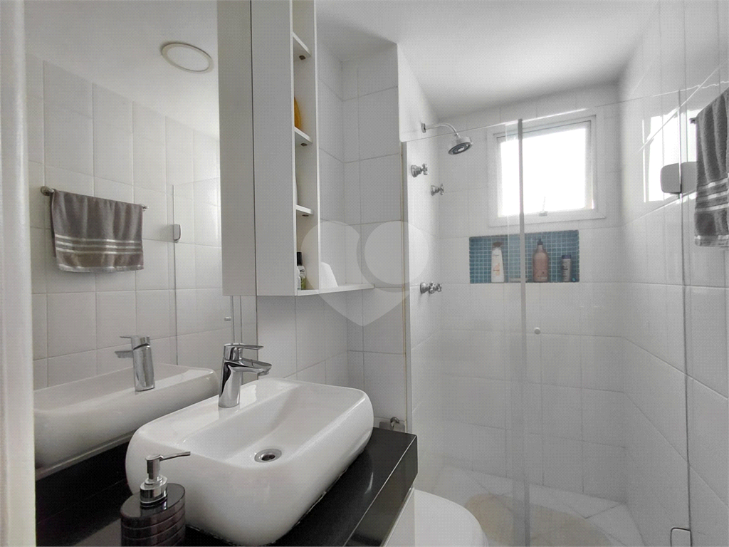 Imóvel com 96m² sala de 2 ambientes com varanda, 3 quartos, 2 vagas com lazer Vila Romana