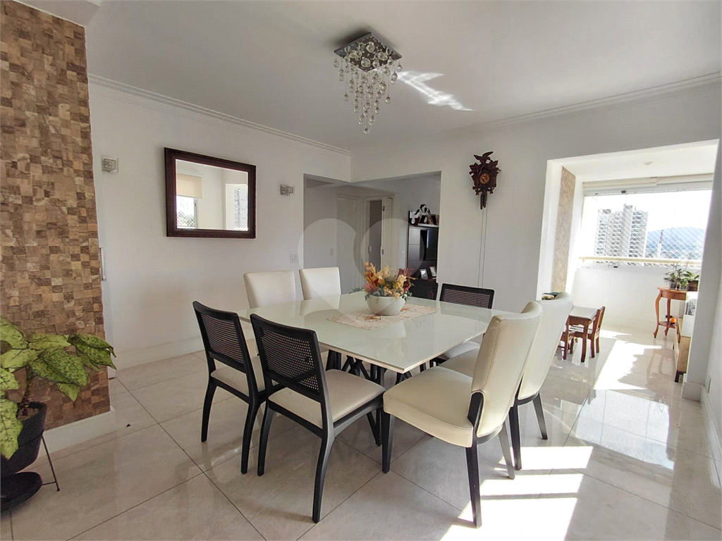 Imóvel com 96m² sala de 2 ambientes com varanda, 3 quartos, 2 vagas com lazer Vila Romana
